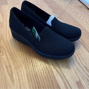 Skechers Black Slip-On Shoes sz 10